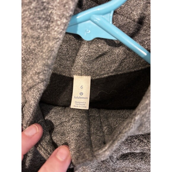 Lululemon Heather Gray Full Zip Scuba Hoodie Athletic Sweatshirt Womens size 6 - Picture 7 of 10